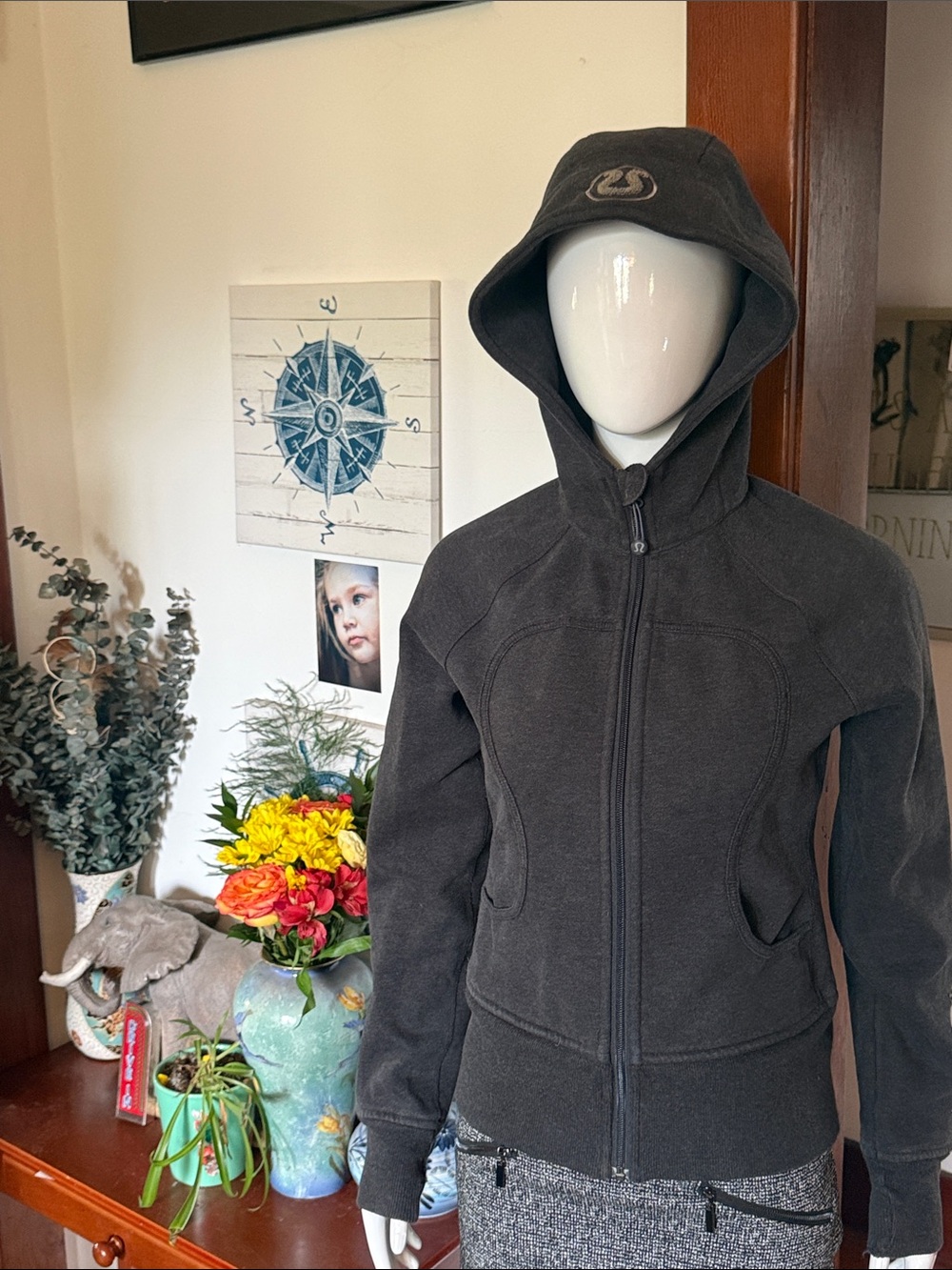 Lululemon fleece lined scuba Women's Hooded Zip Jacket - Charcoal size small